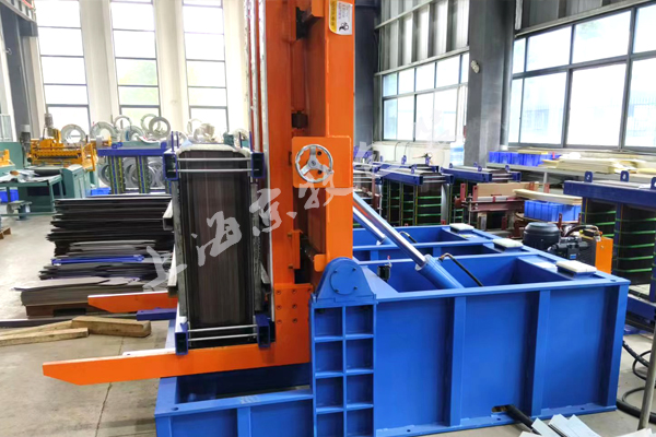 铁芯翻转机.jpg